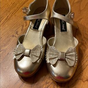 Rachel Gold Shoes with Elegant Detailing